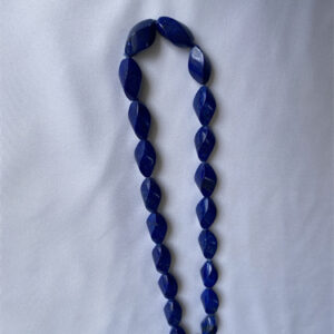豪華なラピスラズリのネックレス